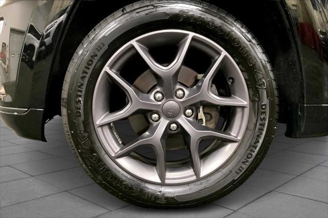 used 2020 Jeep Grand Cherokee car, priced at $28,187