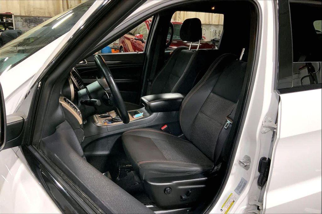 used 2016 Jeep Grand Cherokee car, priced at $15,587