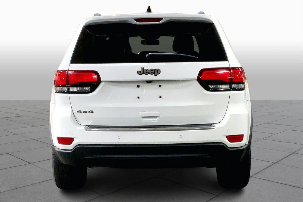 used 2016 Jeep Grand Cherokee car, priced at $15,587