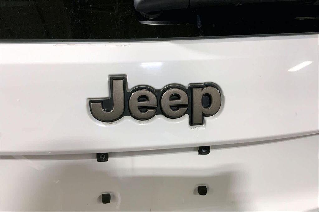 used 2016 Jeep Grand Cherokee car, priced at $15,587