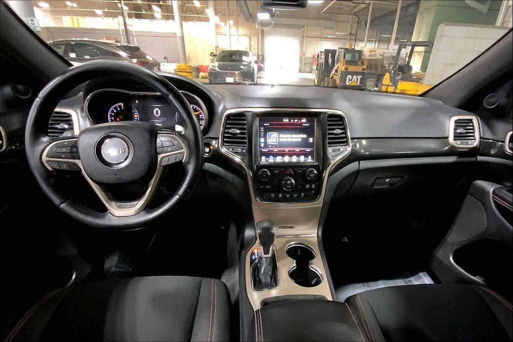 used 2016 Jeep Grand Cherokee car, priced at $15,587