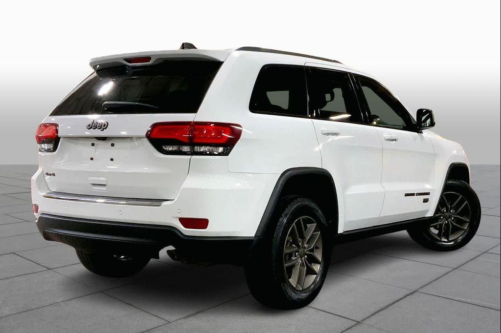 used 2016 Jeep Grand Cherokee car, priced at $15,587