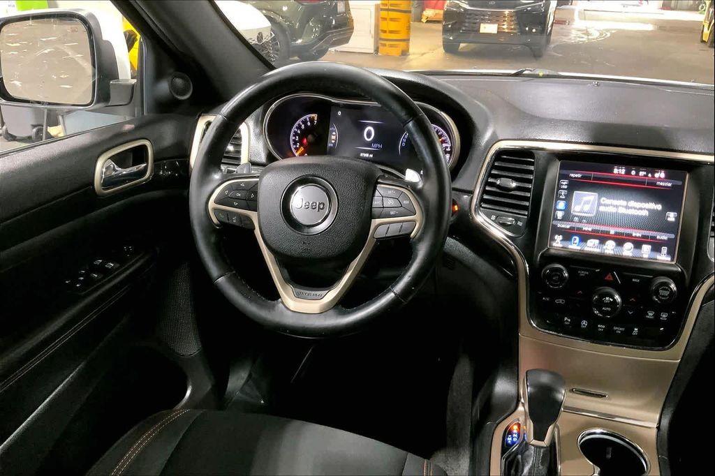used 2016 Jeep Grand Cherokee car, priced at $15,587