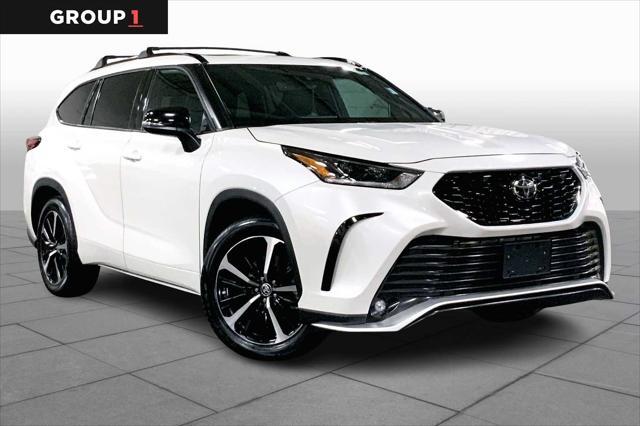 used 2021 Toyota Highlander car, priced at $34,447