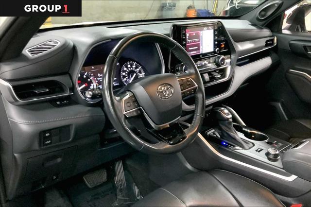 used 2021 Toyota Highlander car, priced at $34,447