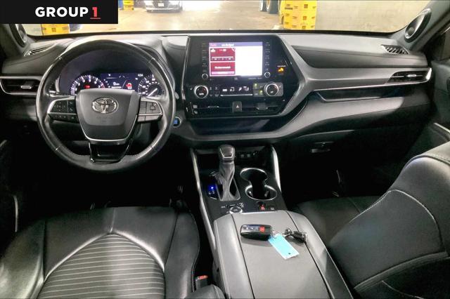 used 2021 Toyota Highlander car, priced at $34,447