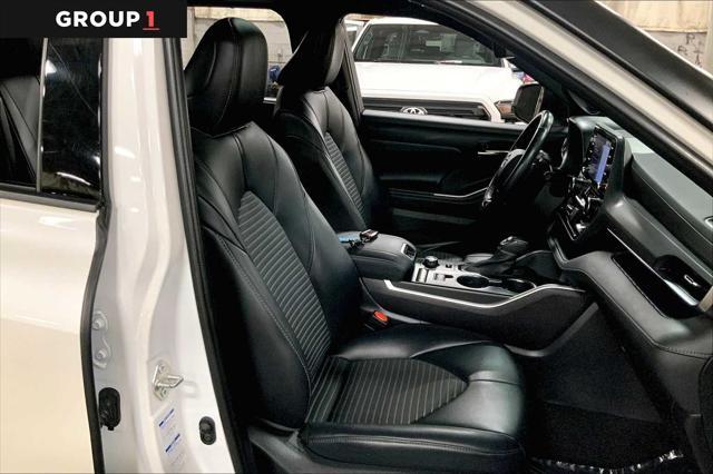 used 2021 Toyota Highlander car, priced at $34,447