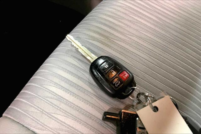 used 2015 Toyota Highlander car, priced at $19,247