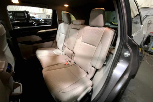 used 2015 Toyota Highlander car, priced at $19,247