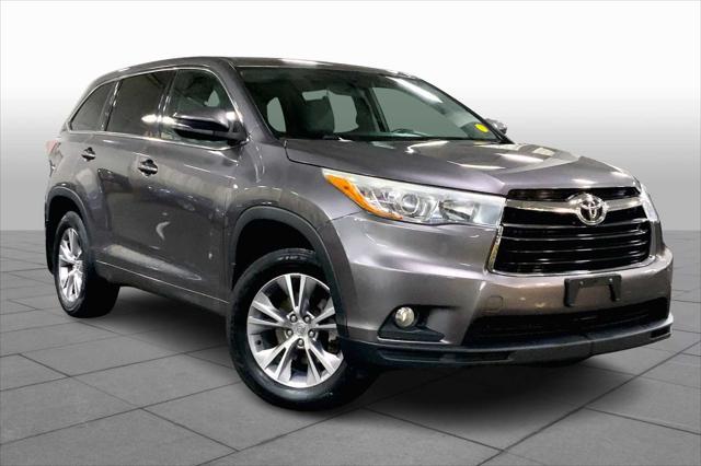 used 2015 Toyota Highlander car, priced at $19,247