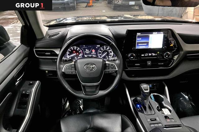 used 2022 Toyota Highlander car, priced at $38,167