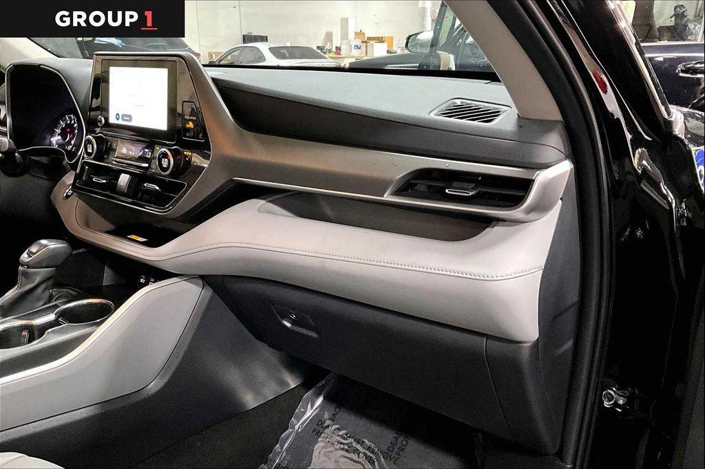 used 2024 Toyota Highlander car, priced at $43,947