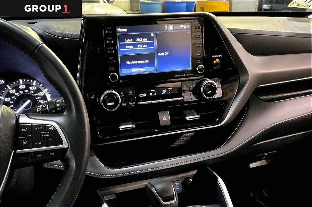 used 2022 Toyota Highlander car, priced at $36,938