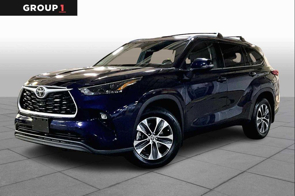 used 2022 Toyota Highlander car, priced at $36,938