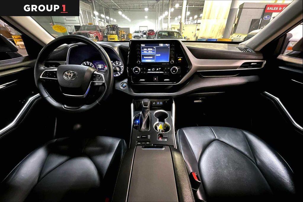 used 2022 Toyota Highlander car, priced at $36,938