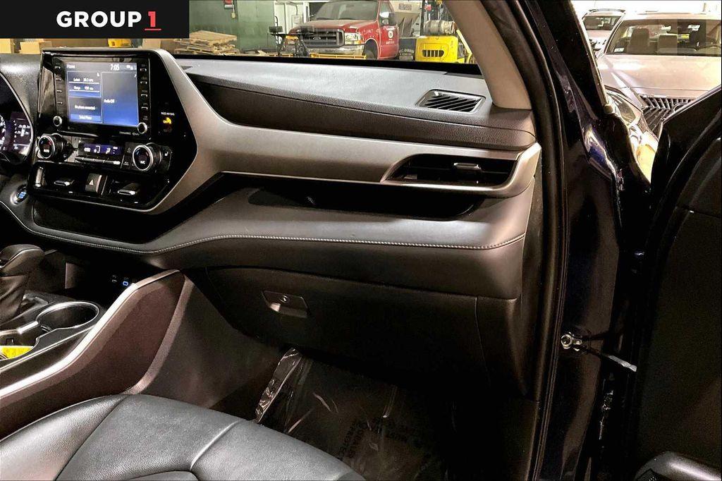 used 2022 Toyota Highlander car, priced at $36,938