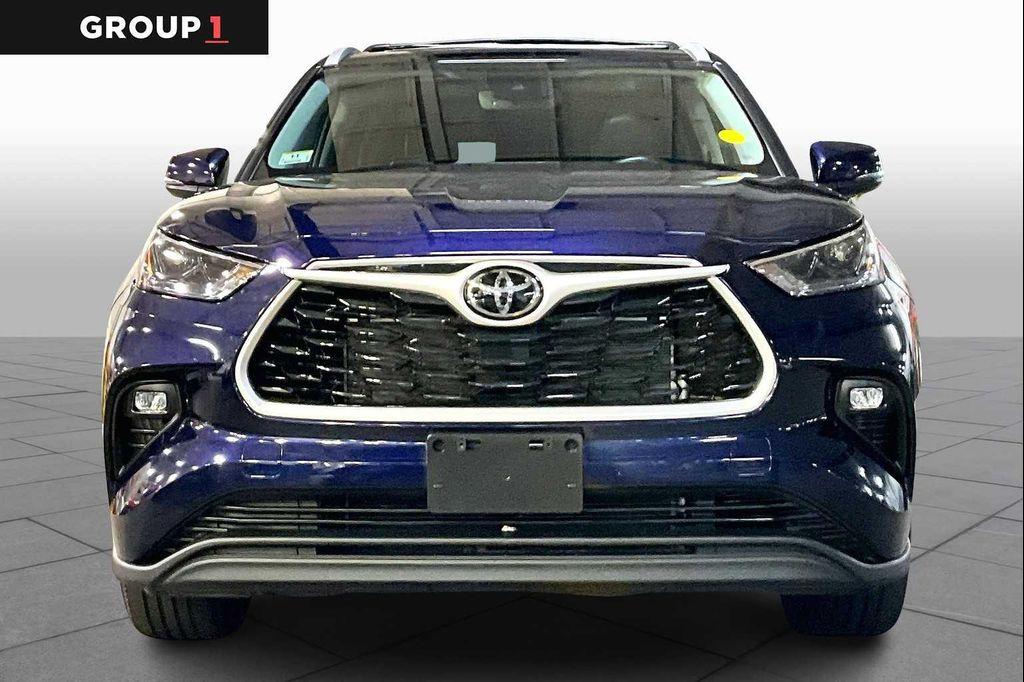 used 2022 Toyota Highlander car, priced at $36,938