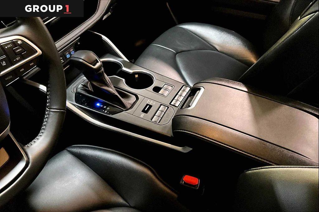 used 2022 Toyota Highlander car, priced at $36,938