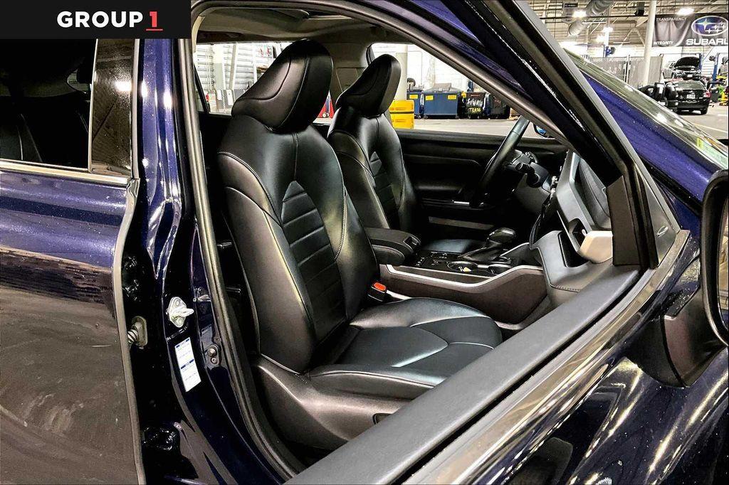 used 2022 Toyota Highlander car, priced at $36,938