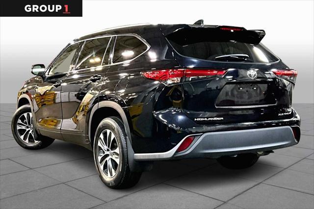 used 2021 Toyota Highlander car, priced at $36,032