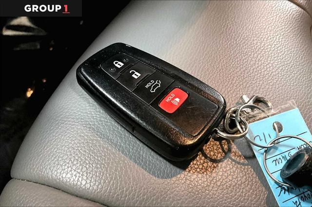used 2021 Toyota Highlander car, priced at $36,032