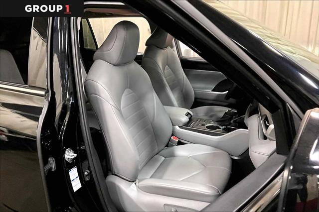 used 2021 Toyota Highlander car, priced at $36,032