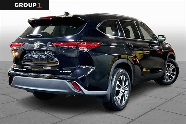 used 2021 Toyota Highlander car, priced at $36,032