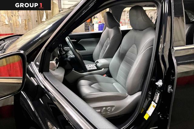 used 2021 Toyota Highlander car, priced at $36,032