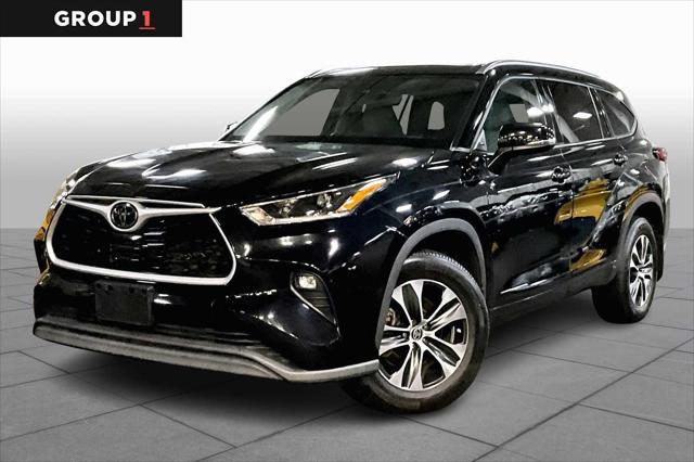 used 2021 Toyota Highlander car, priced at $36,032