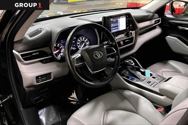 used 2021 Toyota Highlander car, priced at $36,032