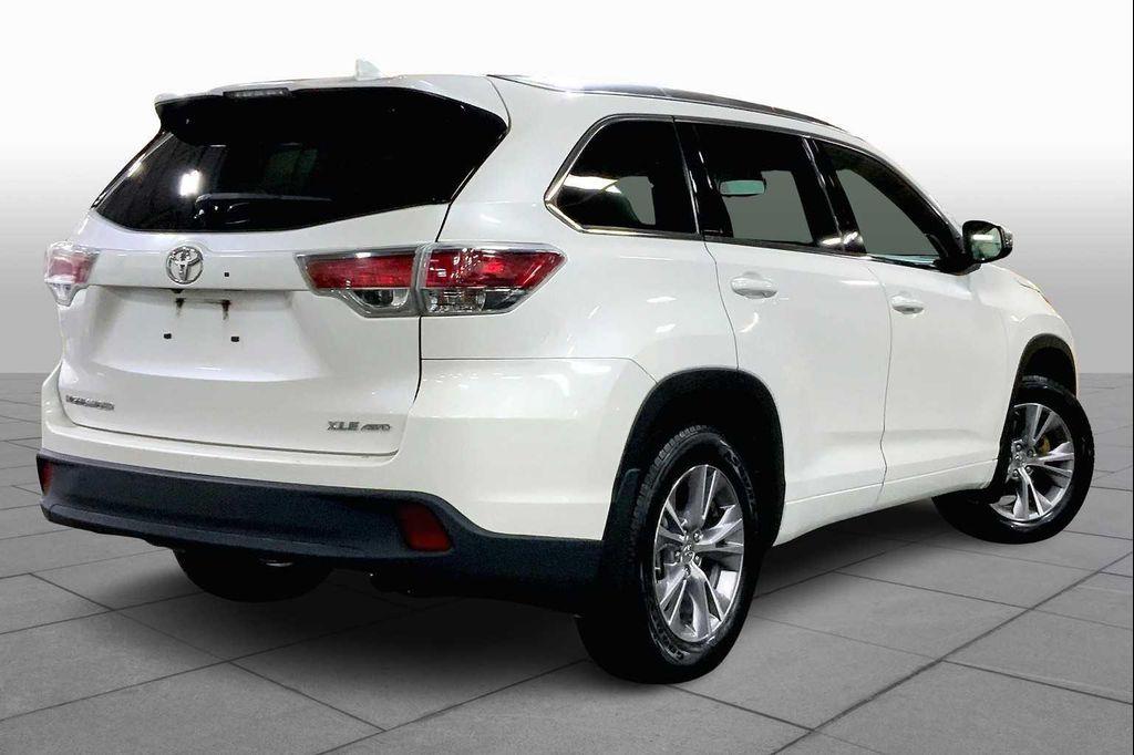 used 2015 Toyota Highlander car, priced at $17,167