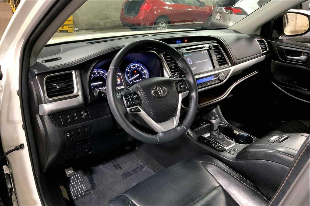 used 2015 Toyota Highlander car, priced at $17,167