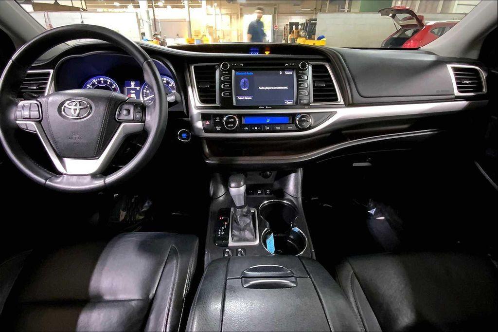 used 2015 Toyota Highlander car, priced at $17,167