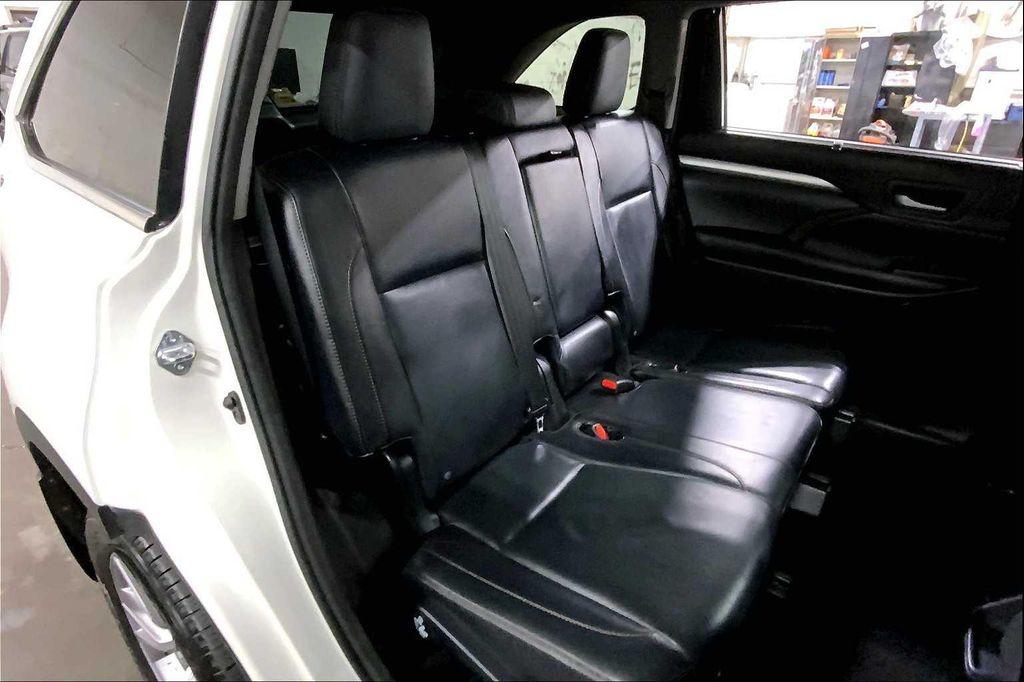 used 2015 Toyota Highlander car, priced at $17,167