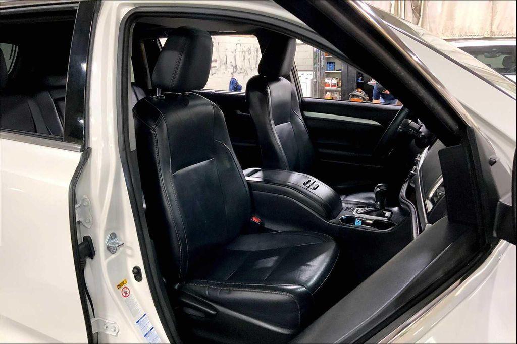 used 2015 Toyota Highlander car, priced at $17,167