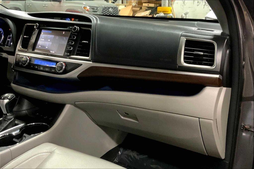 used 2016 Toyota Highlander car, priced at $23,677