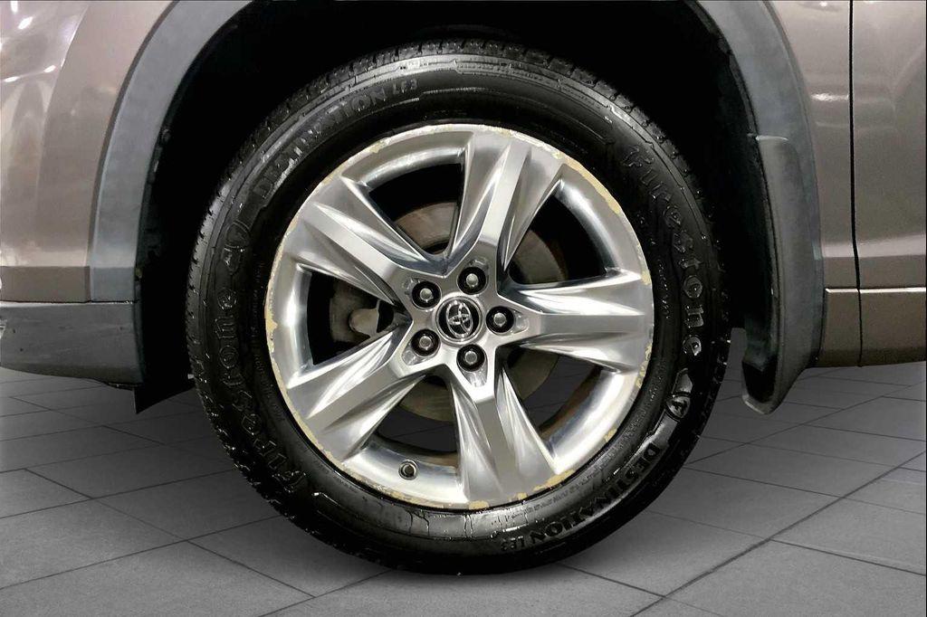 used 2016 Toyota Highlander car, priced at $23,677