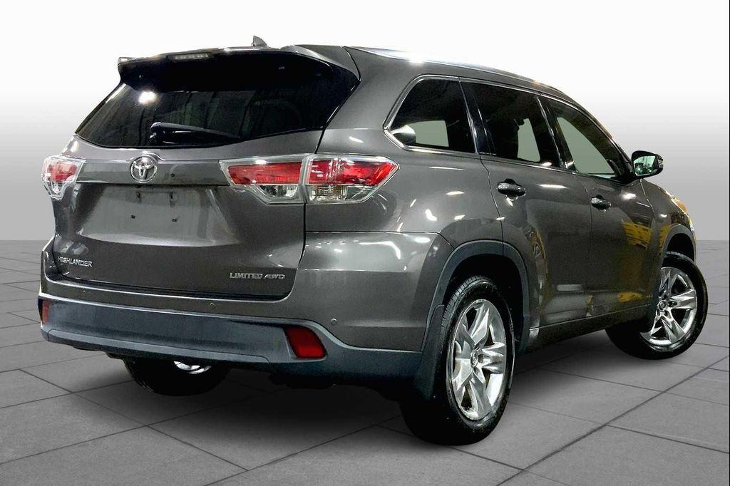 used 2016 Toyota Highlander car, priced at $23,677