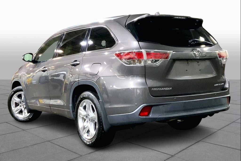 used 2016 Toyota Highlander car, priced at $23,677