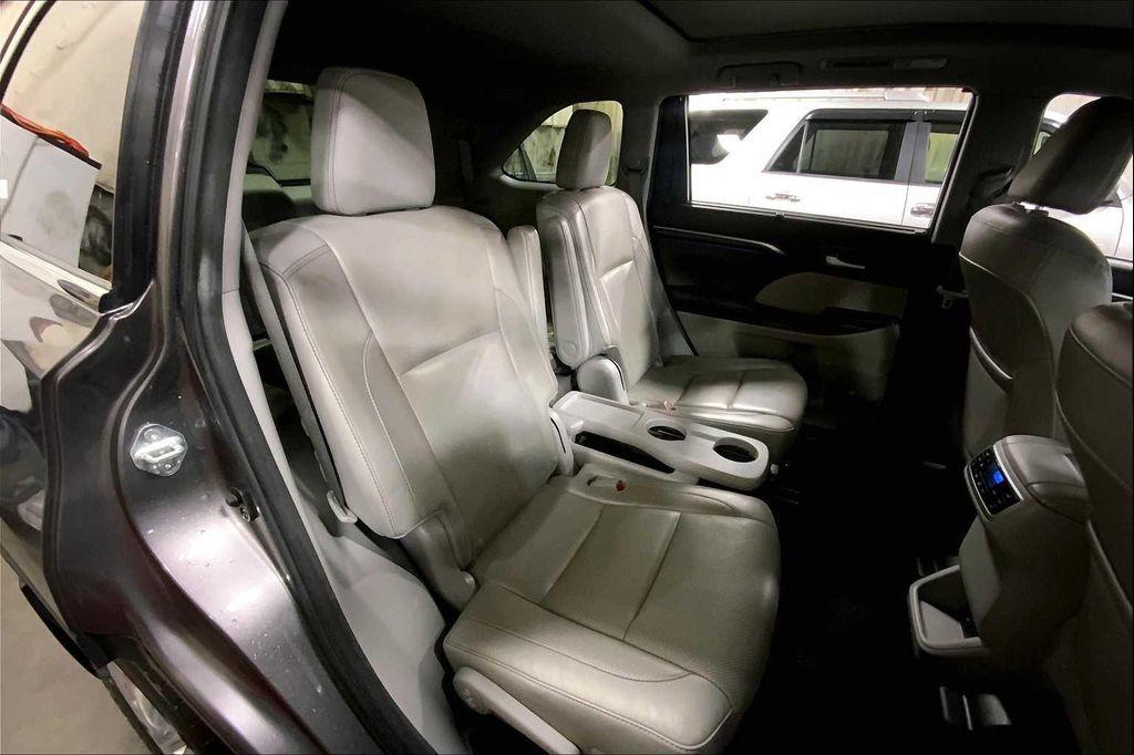used 2016 Toyota Highlander car, priced at $23,677