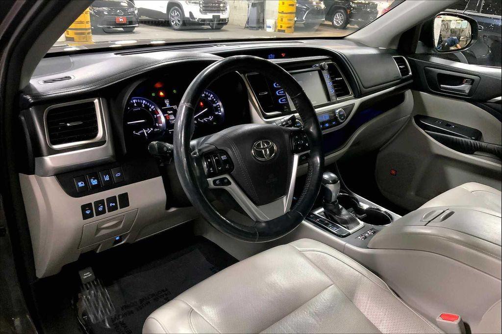 used 2016 Toyota Highlander car, priced at $23,677