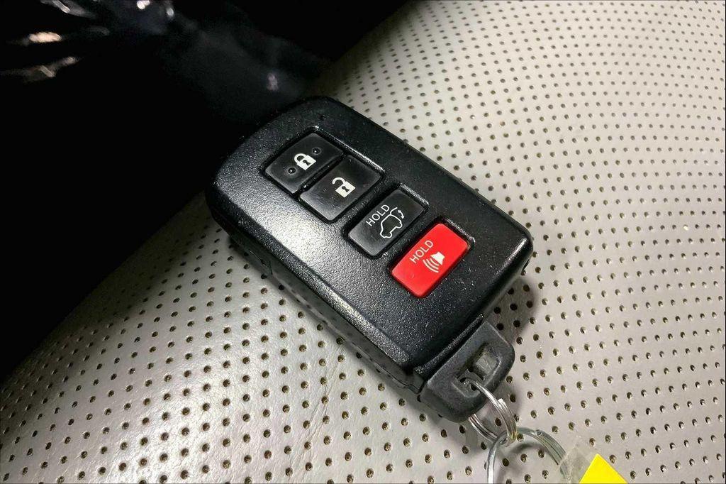 used 2016 Toyota Highlander car, priced at $23,677