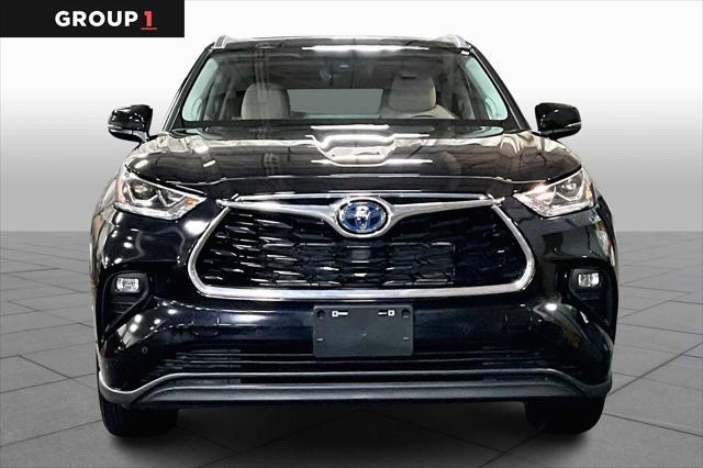 used 2024 Toyota Highlander Hybrid car, priced at $52,747