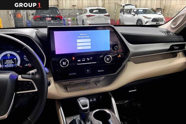 used 2024 Toyota Highlander Hybrid car, priced at $52,747