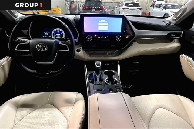used 2024 Toyota Highlander Hybrid car, priced at $52,747