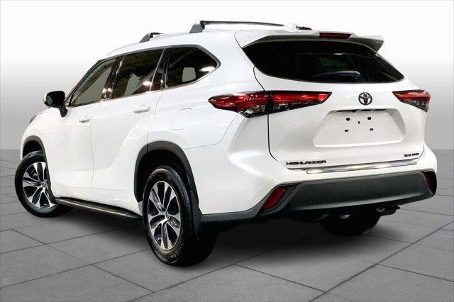 used 2022 Toyota Highlander car, priced at $34,549