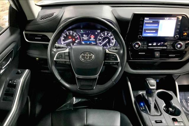 used 2022 Toyota Highlander car, priced at $34,549