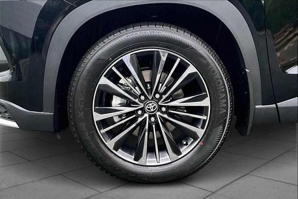 new 2025 Toyota Grand Highlander Hybrid car, priced at $61,393