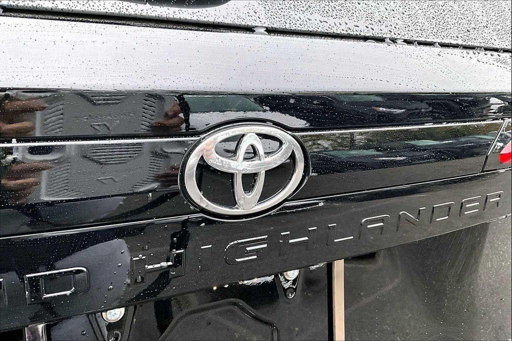 new 2025 Toyota Grand Highlander Hybrid car, priced at $61,393