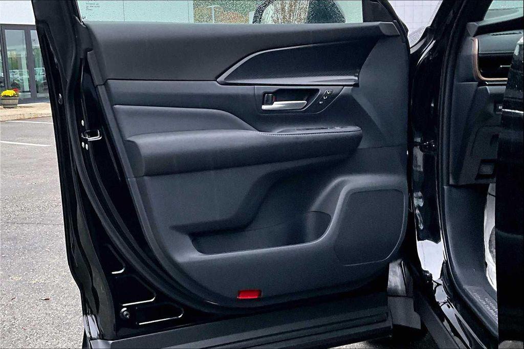 new 2025 Toyota Grand Highlander Hybrid car, priced at $61,393